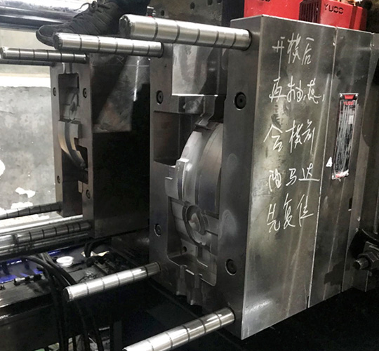硬膠包硬膠雙色模